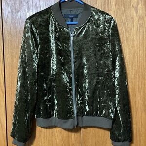 💚 Green Velvet Bomber Jacket 💚